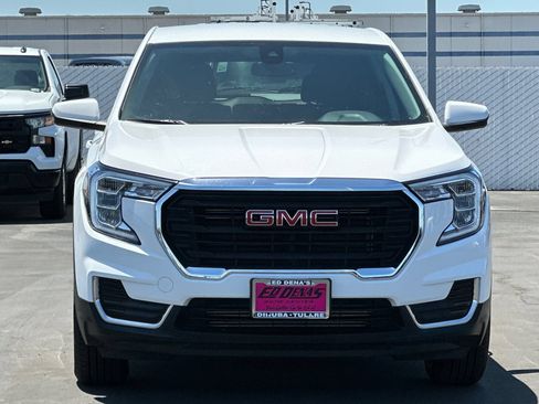 Used 2024 GMC Terrain SLE AWD/4WD image 10