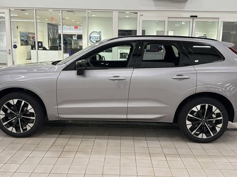 Used 2026 Volvo XC60 B5 Plus w/ Protection Package Premier image 8
