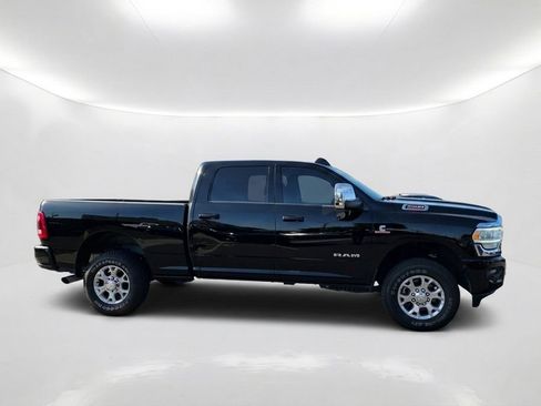 Used 2024 RAM 2500 Laramie AWD/4WD image 4