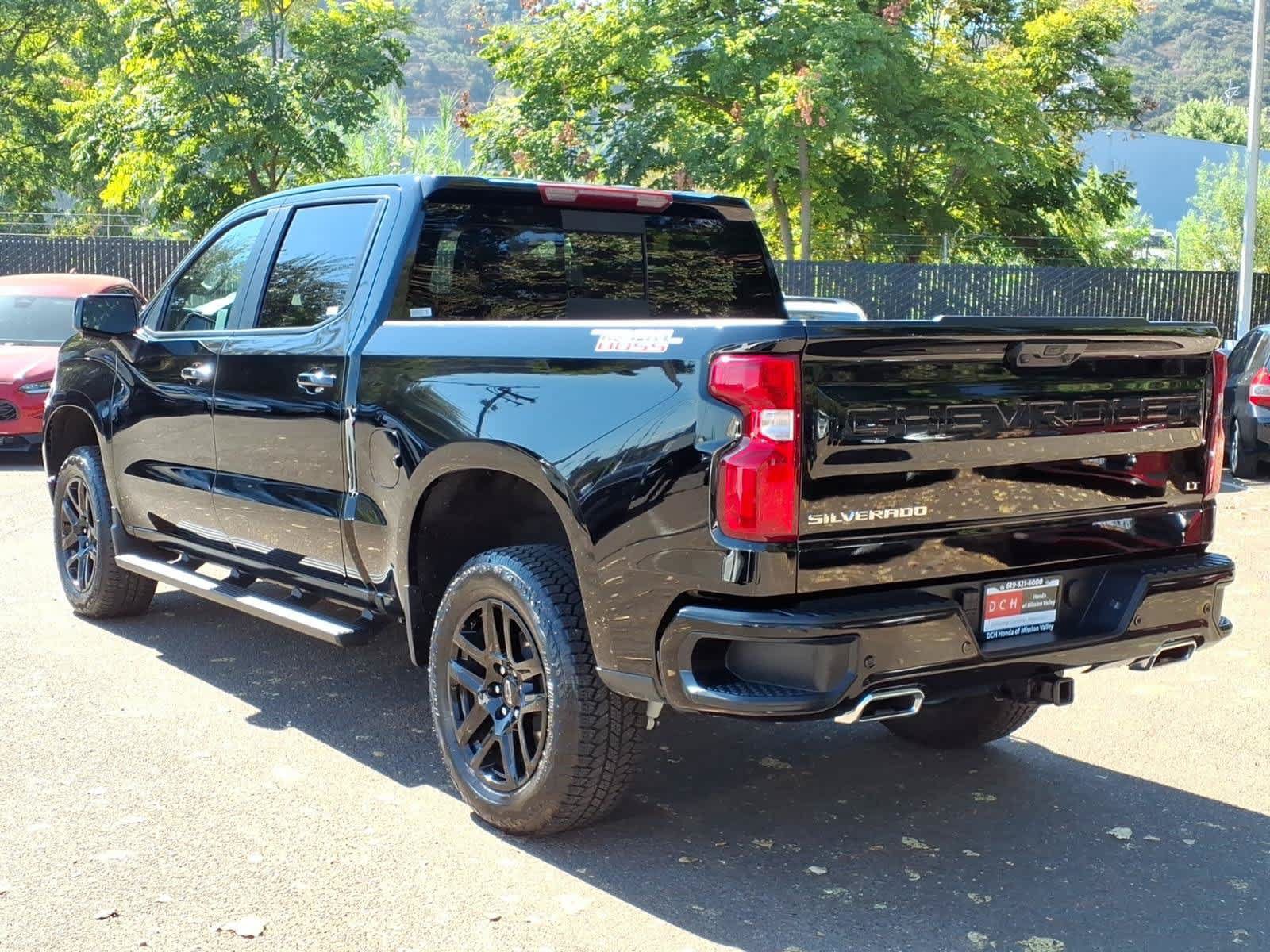 Used 2026 Chevrolet Silverado 1500 LT Trail Boss w/ LT Trail Boss Premium Package AWD/4WD image 7