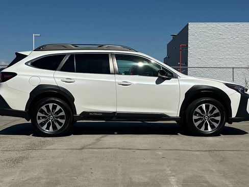 Used 2023 Subaru Outback Limited AWD/4WD image 2