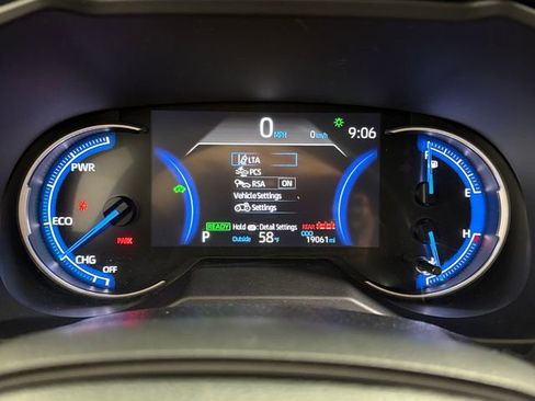 Certified 2025 Toyota RAV4 LE AWD/4WD image 31