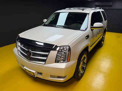 Used 2012 Cadillac Escalade Platinum image 59