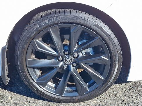 Certified 2025 Toyota Corolla SE image 9