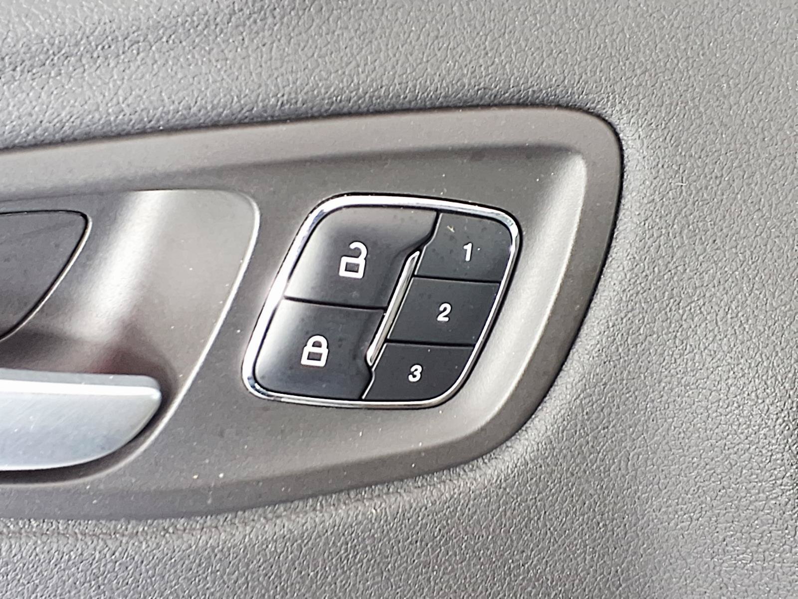 Used 2014 Ford Escape Titanium w/ Equipment Group 401A FWD image 15