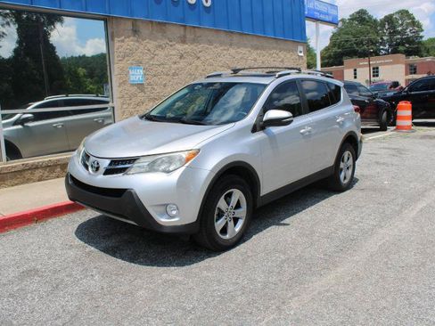 Used 2015 Toyota RAV4 XLE FWD image 3