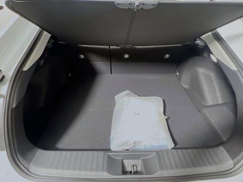 New 2025 Toyota Prius Plug-In Hybrid image 31