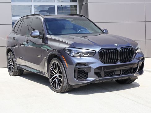 Used 2022 BMW X5 xDrive40i w/ M Sport Package AWD/4WD image 3