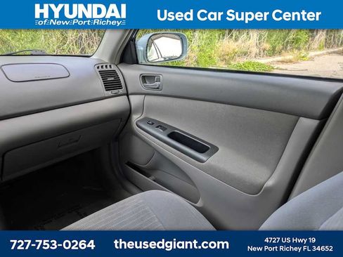 Used 2006 Toyota Camry LE FWD image 17