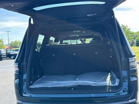 New 2026 Jeep Grand Wagoneer Limited AWD/4WD image 13