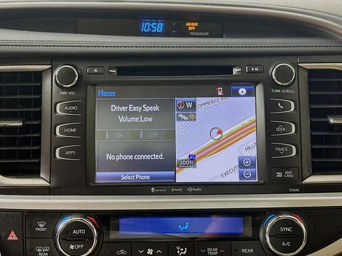 Used 2019 Toyota Highlander XLE image 19