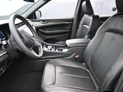 New 2026 Jeep Grand Cherokee L Limited image 10