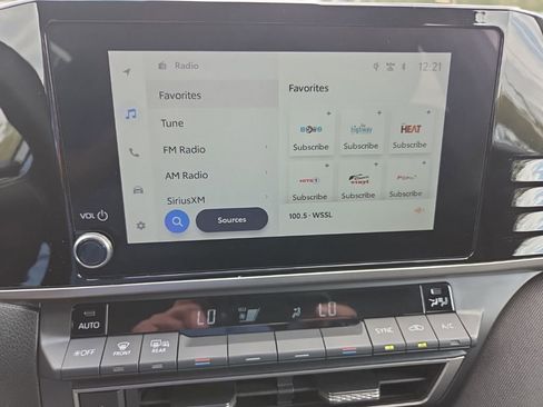 Used 2025 Toyota Camry LE image 20