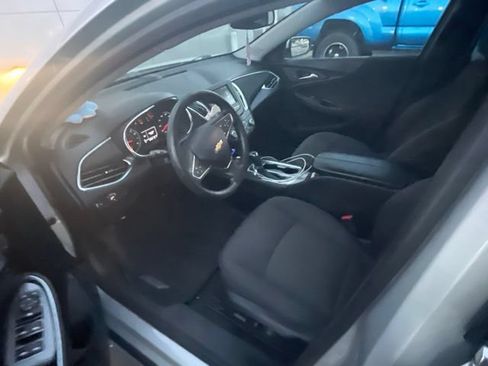 Used 2018 Chevrolet Malibu LT FWD image 11