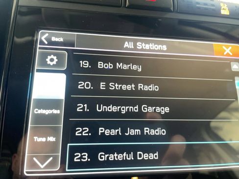 Used 2022 Subaru Ascent Premium w/ Convenience Package image 12