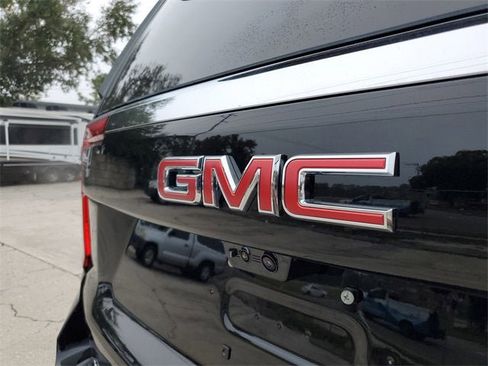 New 2026 GMC Yukon XL Elevation image 7