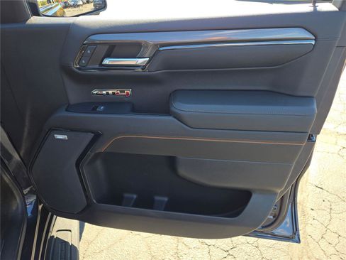 Used 2022 GMC Sierra 1500 AT4 w/ AT4 Preferred Package image 6