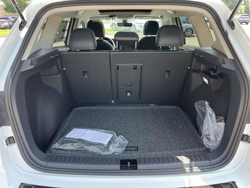 New 2025 Volkswagen Taos SEL image 13