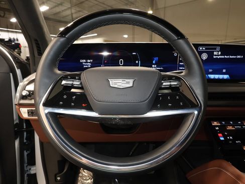 Used 2026 Cadillac Vistiq Platinum AWD/4WD image 10