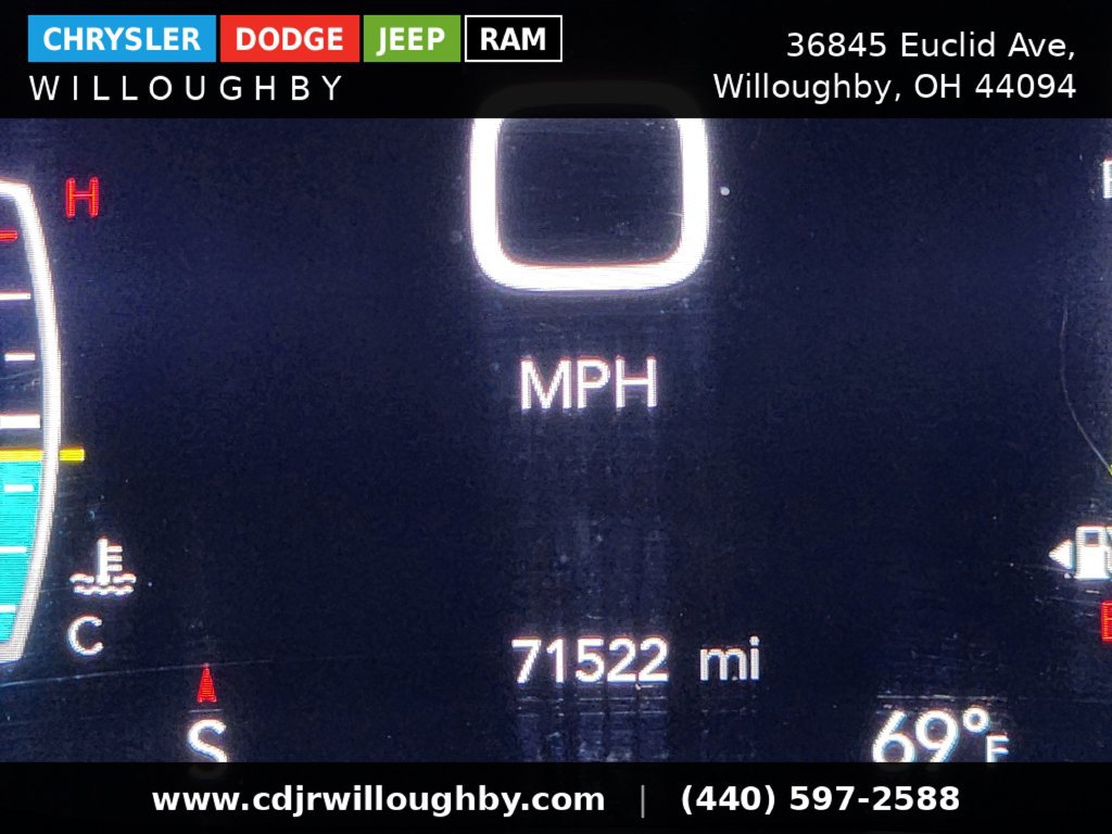Used 2024 Chrysler Pacifica Touring-L FWD image 19