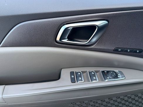 New 2026 Kia Carnival EX image 9