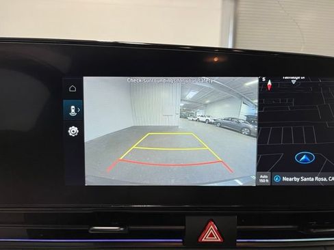 Used 2025 Hyundai Elantra Limited FWD image 26