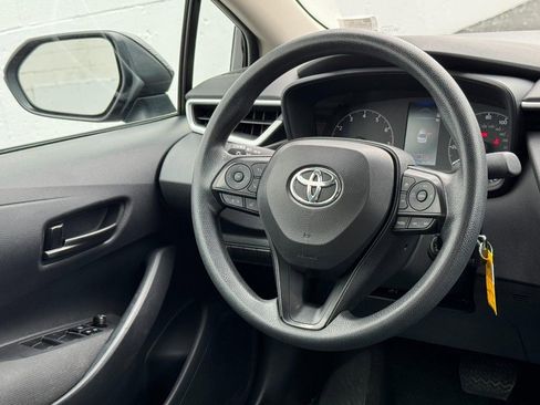 Used 2025 Toyota Corolla LE image 12