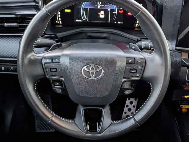 Used 2025 Toyota Camry SE FWD image 13