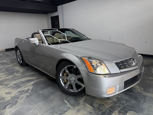 Used 2008 Cadillac XLR RWD image 6