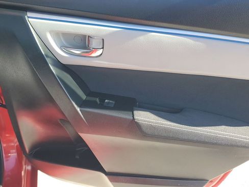 Used 2016 Toyota Corolla LE image 40