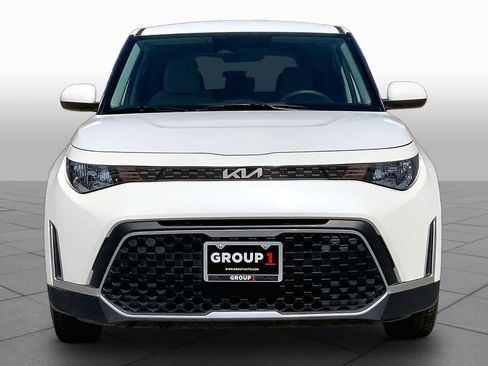 Used 2024 Kia Soul LX w/ Option Group 015 FWD image 4
