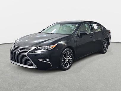 Used 2017 Lexus ES 350 w/ Luxury Package
