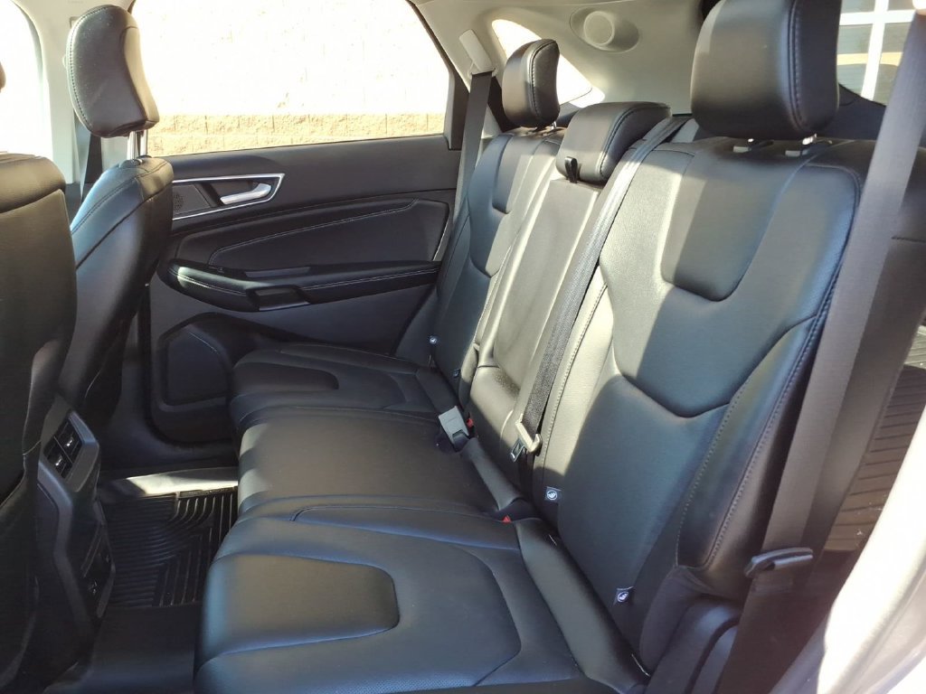 Used 2021 Ford Edge Titanium w/ Equipment Group 301A FWD image 11