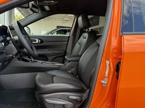 New 2026 Jeep Compass Latitude image 14