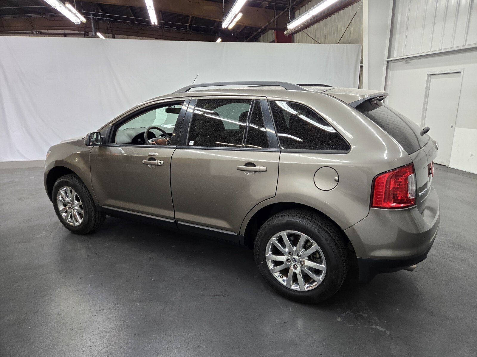 Used 2014 Ford Edge SEL w/ Equipment Group 204A FWD image 3