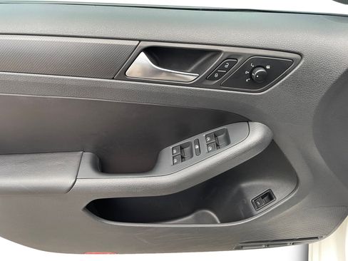 Used 2012 Volkswagen Jetta SE image 21