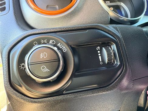 Used 2023 Jeep Gladiator Mojave w/ Cold Weather Group image 23