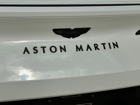 Used 2022 Aston Martin DB11 Coupe image 21