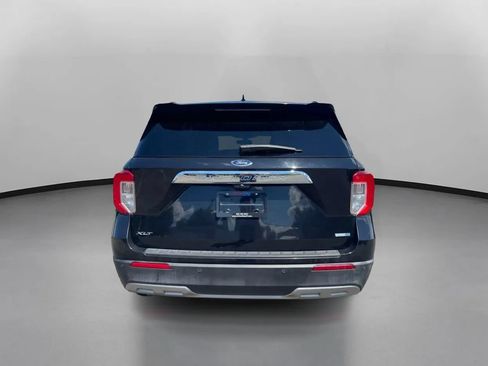 Used 2020 Ford Explorer XLT w/ Equipment Group 202A AWD/4WD image 11