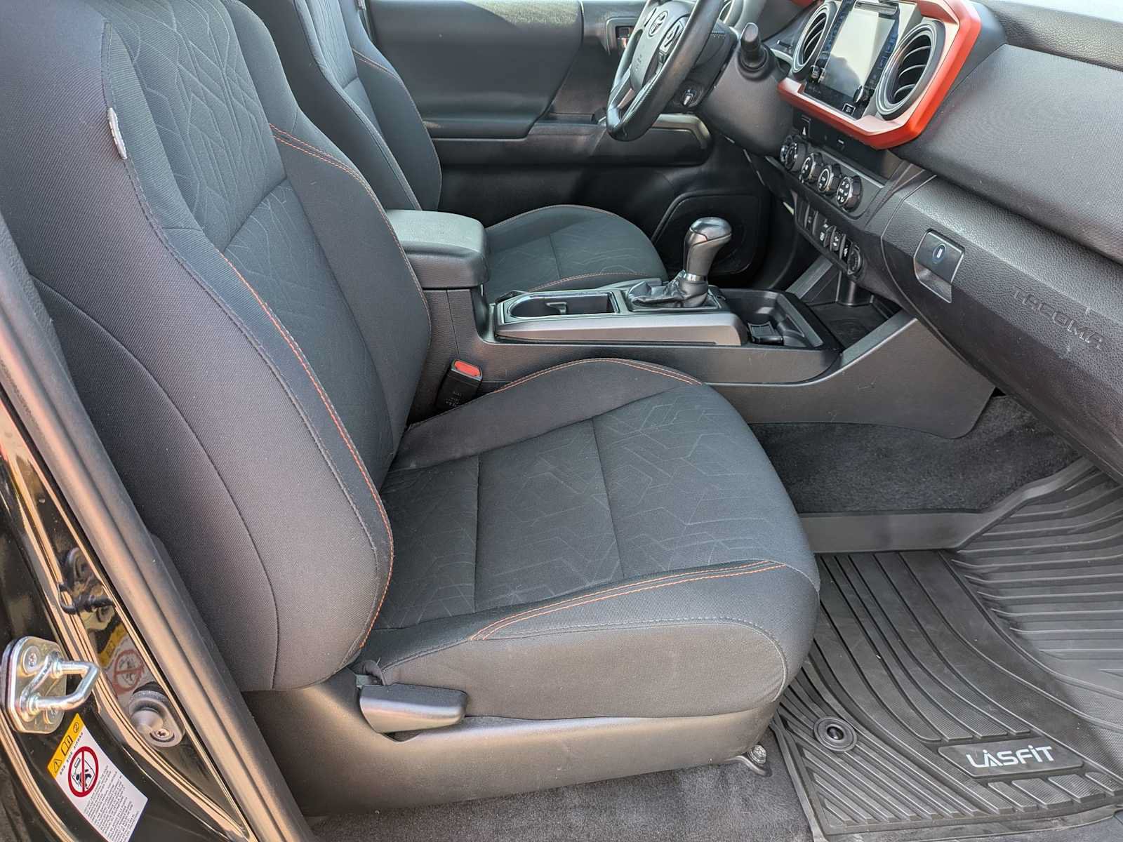 Used 2019 Toyota Tacoma TRD Sport AWD/4WD image 19