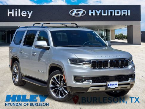 Used 2022 Jeep Wagoneer Series II w/ Premium Group I AWD/4WD image 2