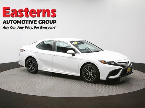 Used 2024 Toyota Camry SE image 43