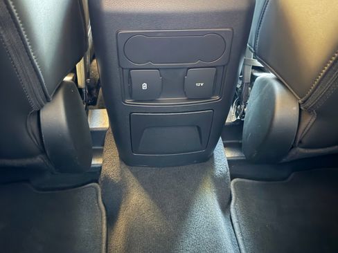 Used 2022 Ford Explorer XLT w/ Equipment Group 202A image 15