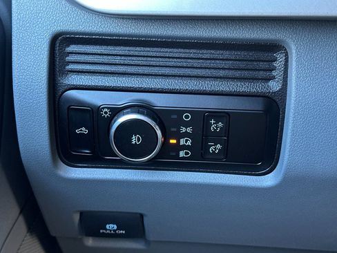 Used 2025 Ford F250 XLT image 27