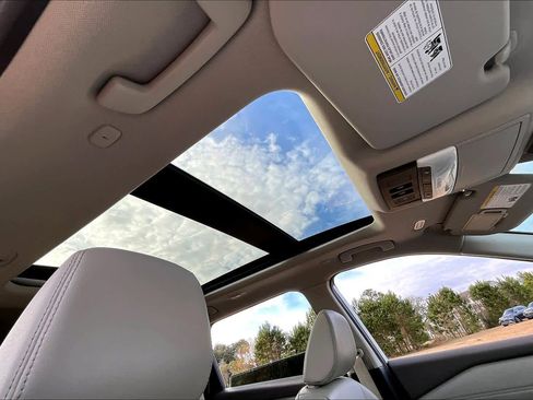 Used 2023 Nissan Rogue SL image 13