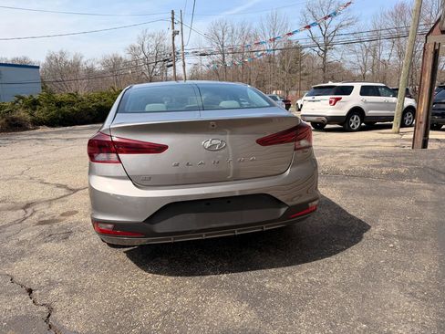 Used 2020 Hyundai Elantra SE w/ Convenience Package (C2) image 7
