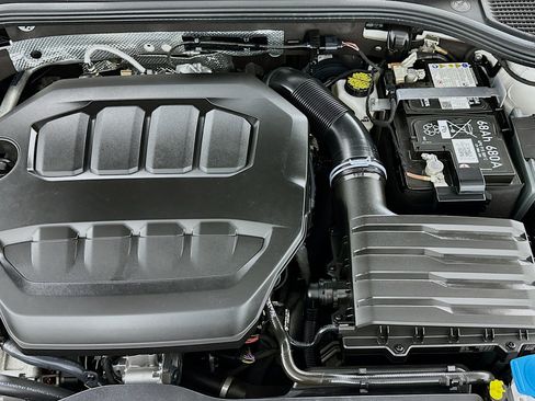 Used 2024 Volkswagen GTI Autobahn image 31