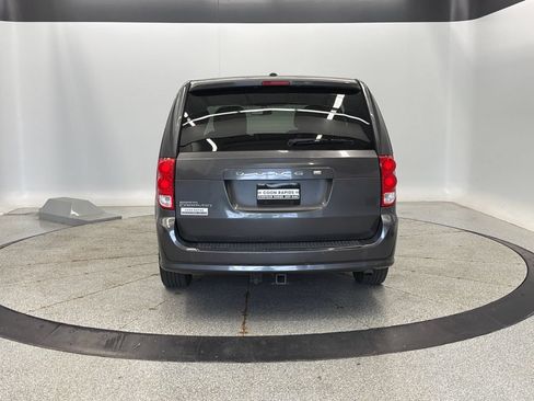 Used 2015 Dodge Grand Caravan SXT w/ Blacktop Package FWD image 4