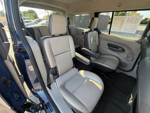 Used 2016 Ford Transit Connect Titanium FWD image 31