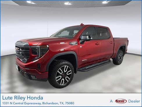 Used 2024 GMC Sierra 1500 AT4 w/ Technology Package AWD/4WD image 1
